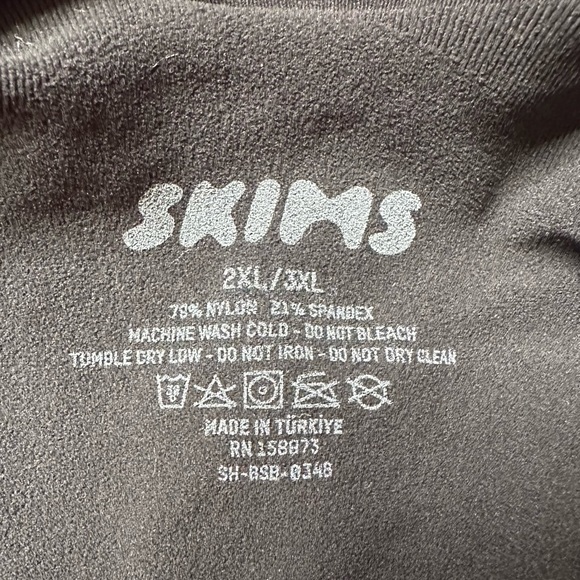 NEW Skims Seamless Sculpting Brief Bodysuit in Onyx Women’s S/M - Picture 8 of 10